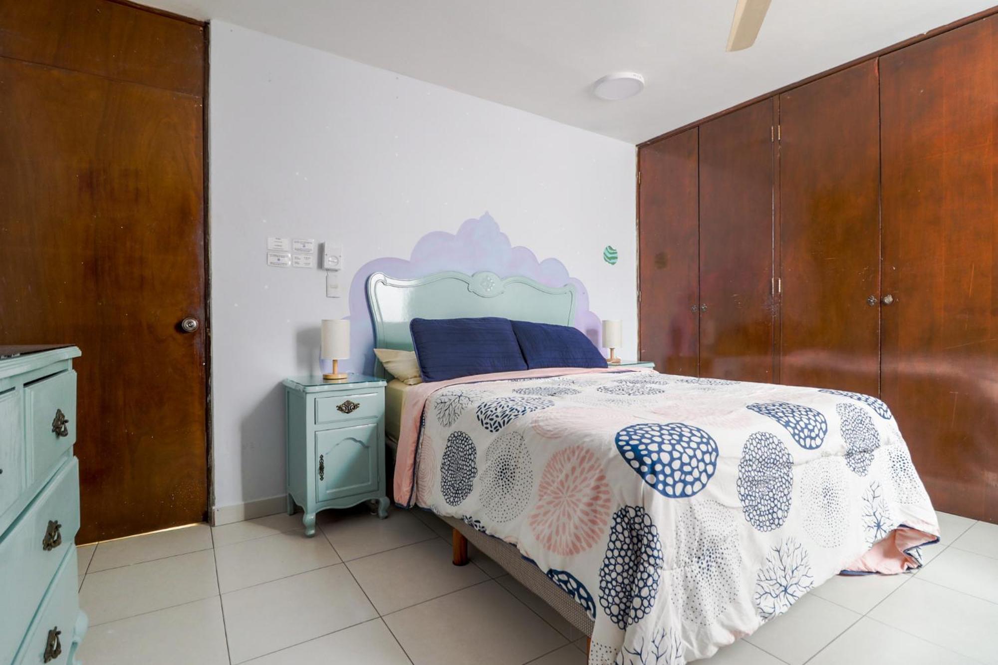 מזטלן Hostal En El Centro Lakiwa מראה חיצוני תמונה