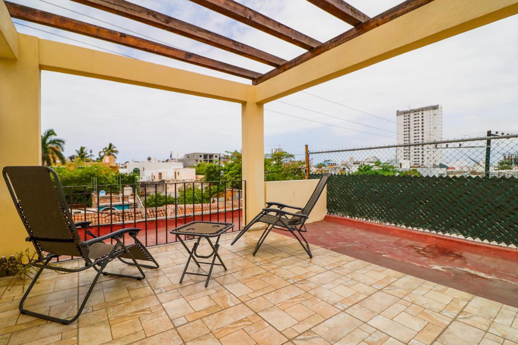 מזטלן Hostal En El Centro Lakiwa מראה חיצוני תמונה