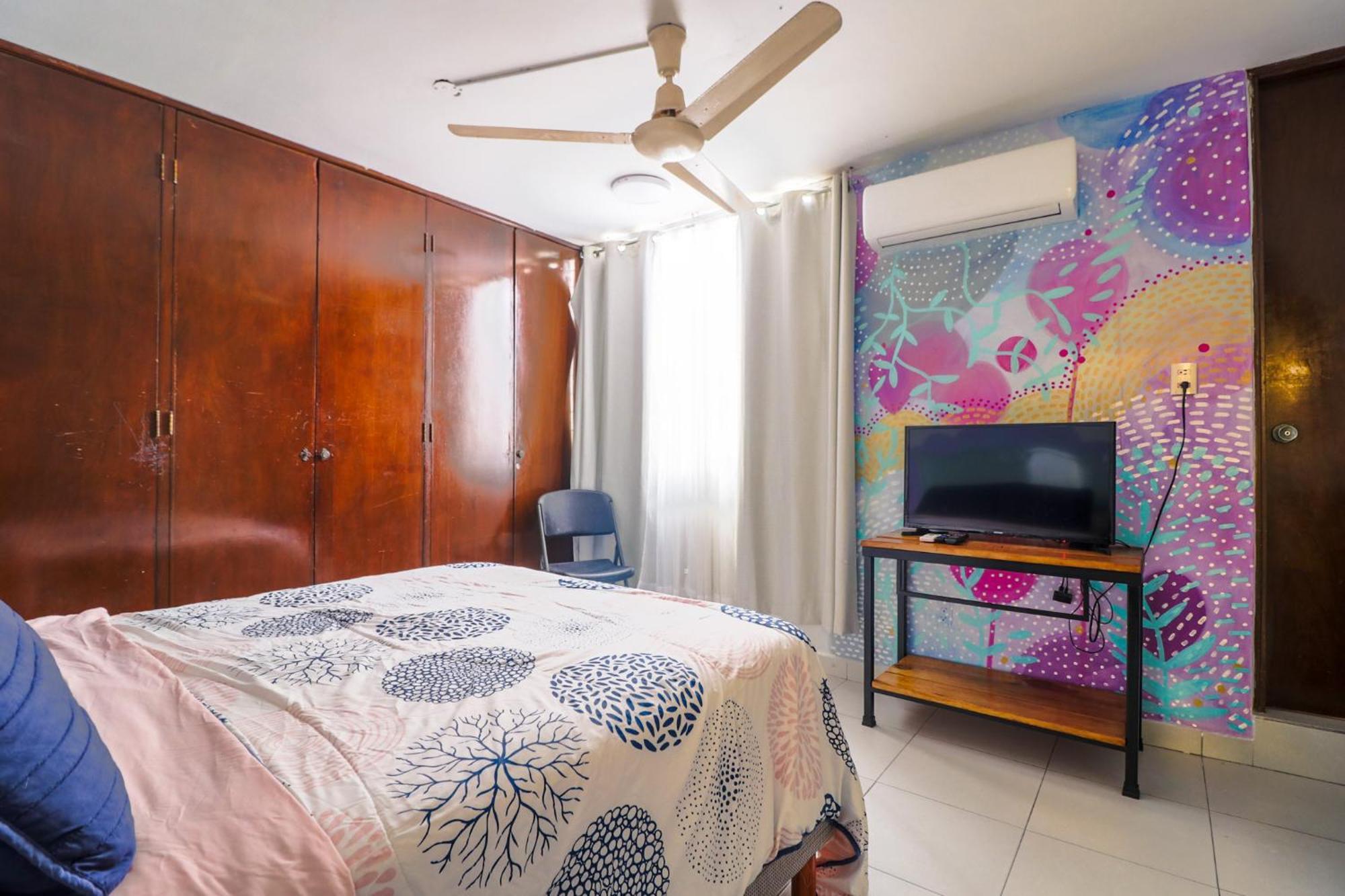 מזטלן Hostal En El Centro Lakiwa מראה חיצוני תמונה